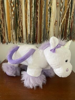 Plush Purple & White Unicorn zipper bag like new